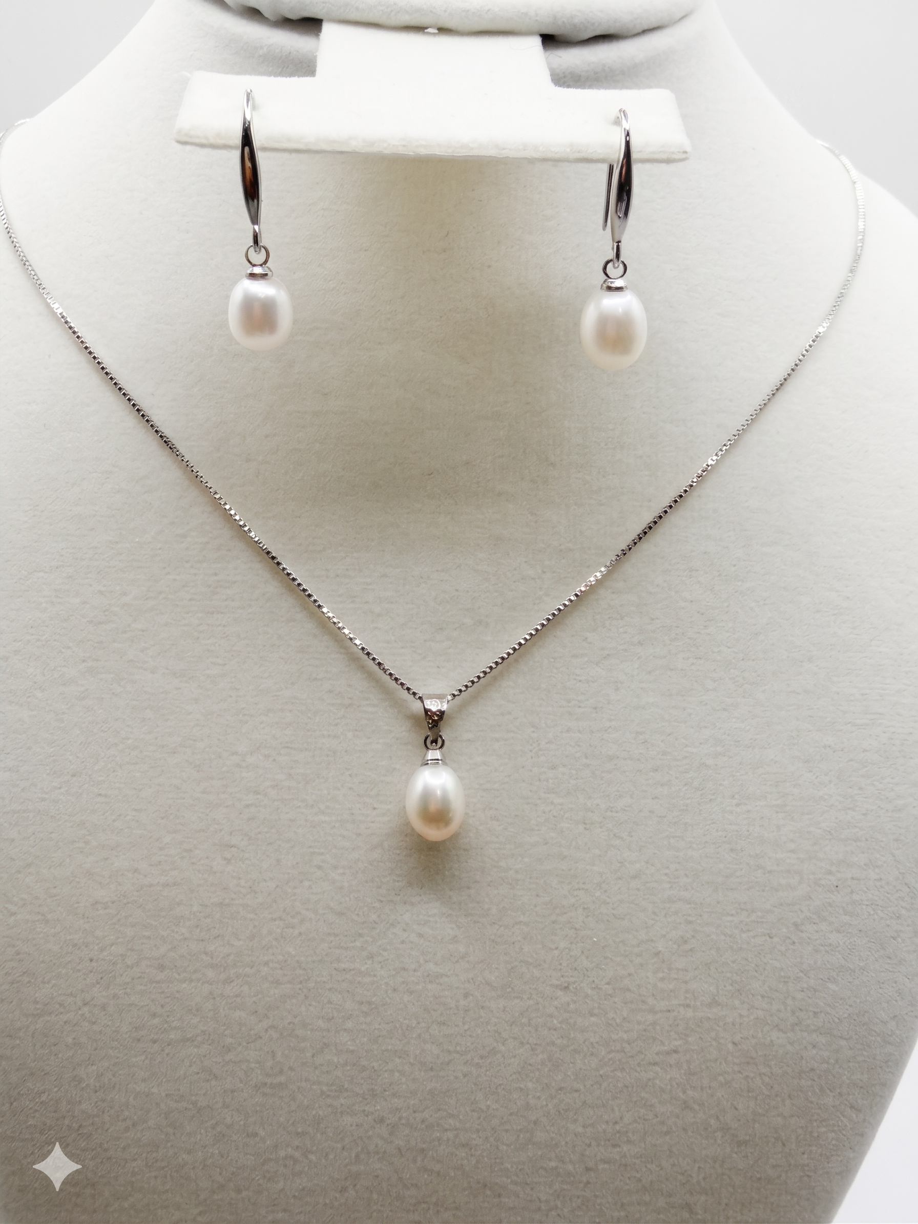 Classic Teardrop Freshwater Pearl & 925 Sterling Silver Set