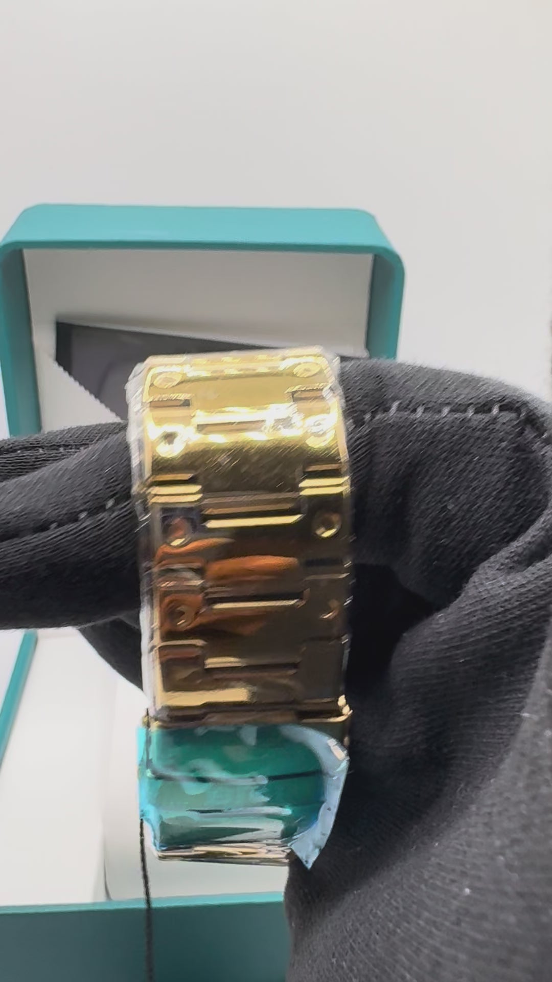 B0028 Black Dial Gold Case Gold Band
